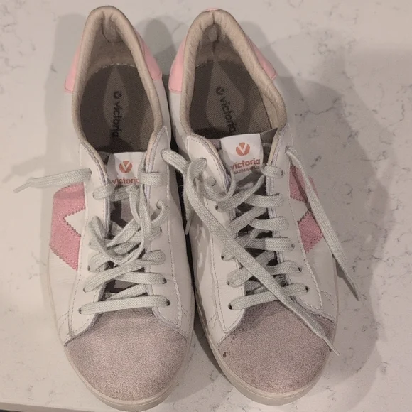 Veja Women's White and Pink Accent Sneakers - Picture 6 of 8